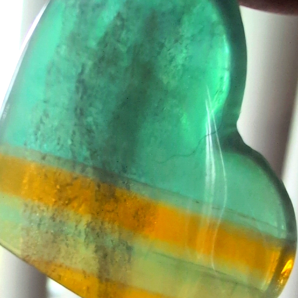 Mango fluorite Heart -ratest Colors